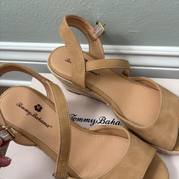 Tommy Bahama Wedges - Picture 2 of 3